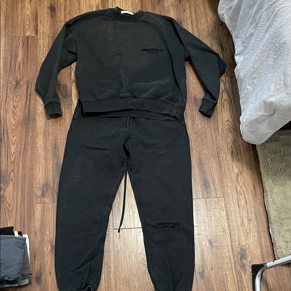 FOG Essentials Black Lounge Set - image 1